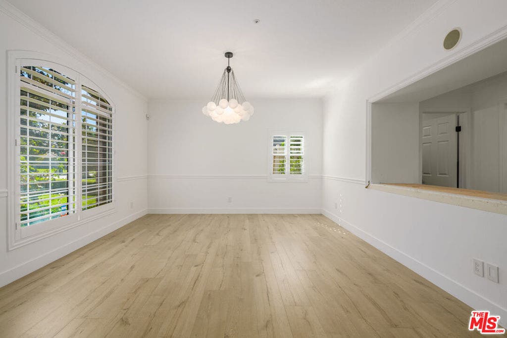 6263 Penfield Avenue, Woodland Hills, CA 91367 6263 Penfield Avenue, Woodland Hills, CA 91367