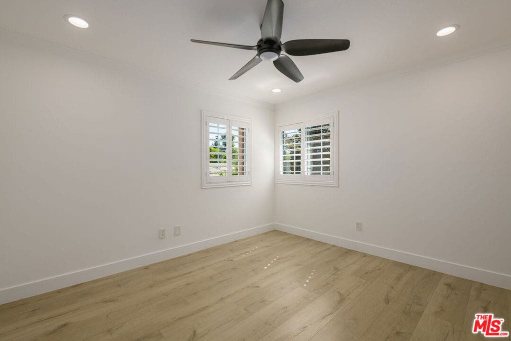 6263 Penfield Avenue, Woodland Hills, CA 91367 6263 Penfield Avenue, Woodland Hills, CA 91367