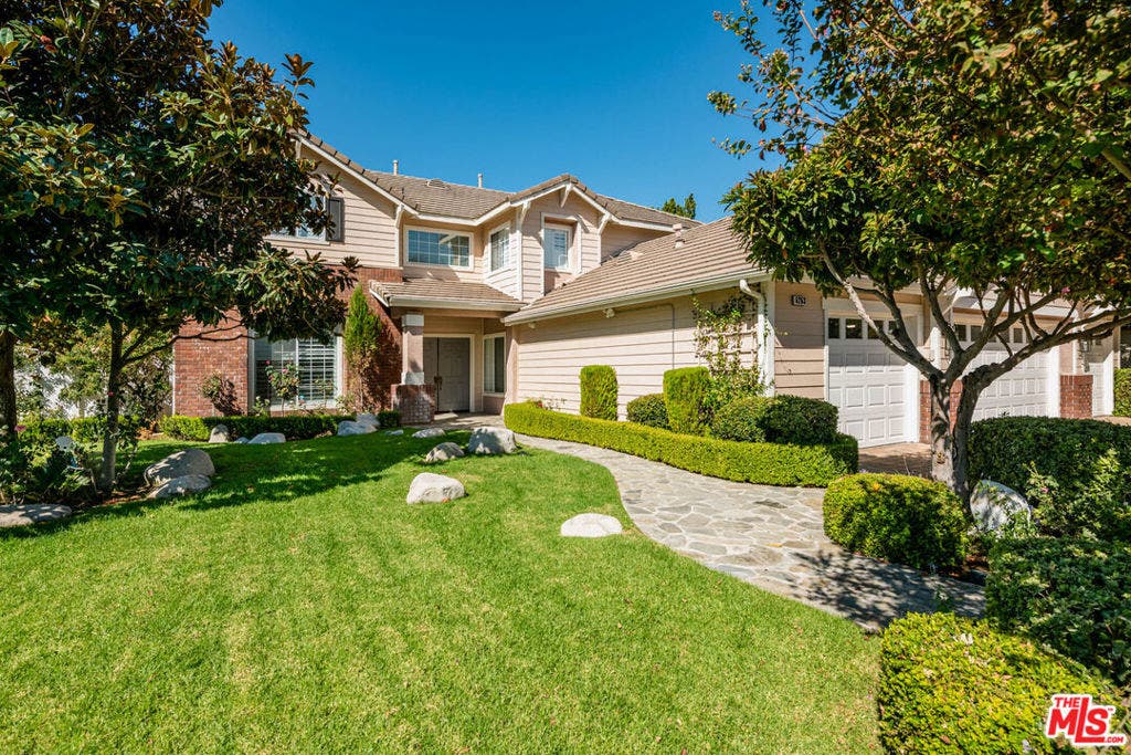 6263 Penfield Avenue, Woodland Hills, CA 91367 6263 Penfield Avenue, Woodland Hills, CA 91367