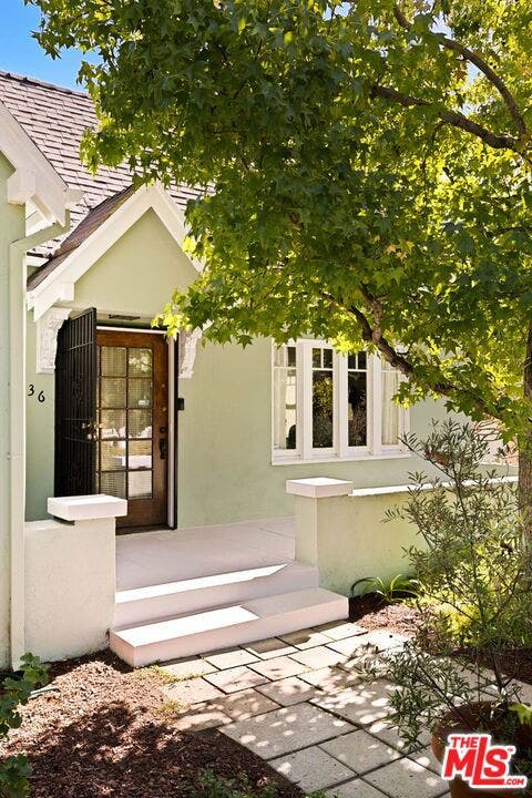 336 N Beachwood Drive, Los Angeles, CA 90004 336 N Beachwood Drive, Los Angeles, CA 90004