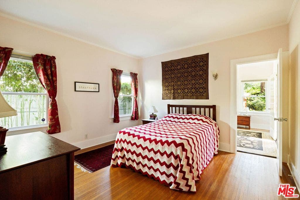 336 N Beachwood Drive, Los Angeles, CA 90004 336 N Beachwood Drive, Los Angeles, CA 90004