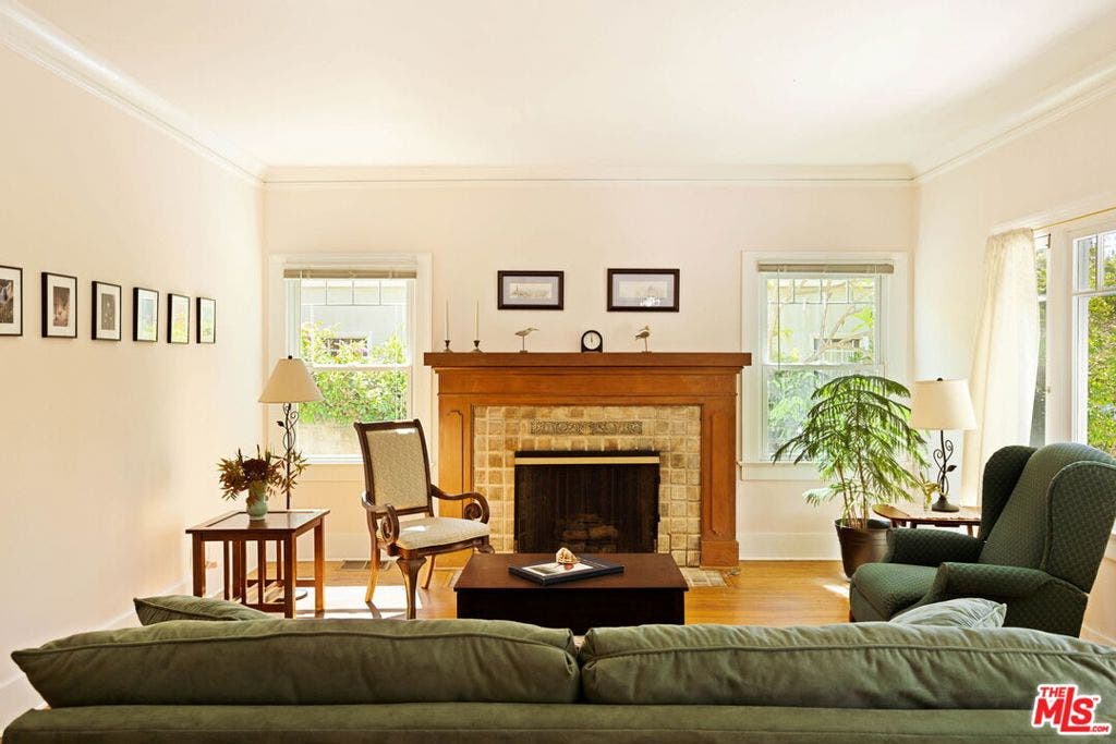 336 N Beachwood Drive, Los Angeles, CA 90004 336 N Beachwood Drive, Los Angeles, CA 90004