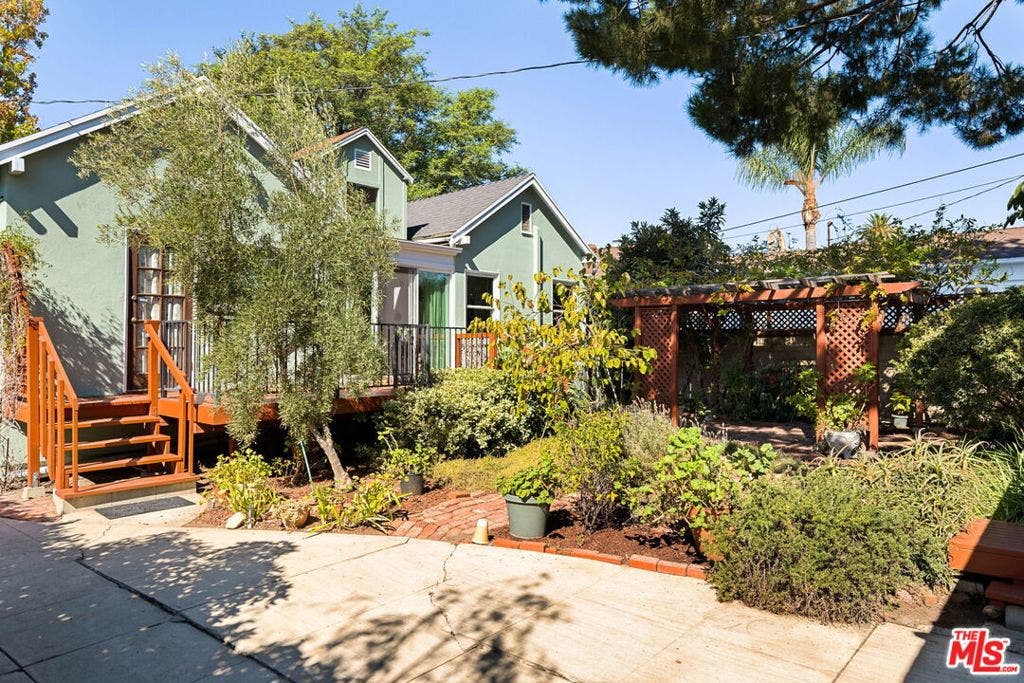336 N Beachwood Drive, Los Angeles, CA 90004 336 N Beachwood Drive, Los Angeles, CA 90004