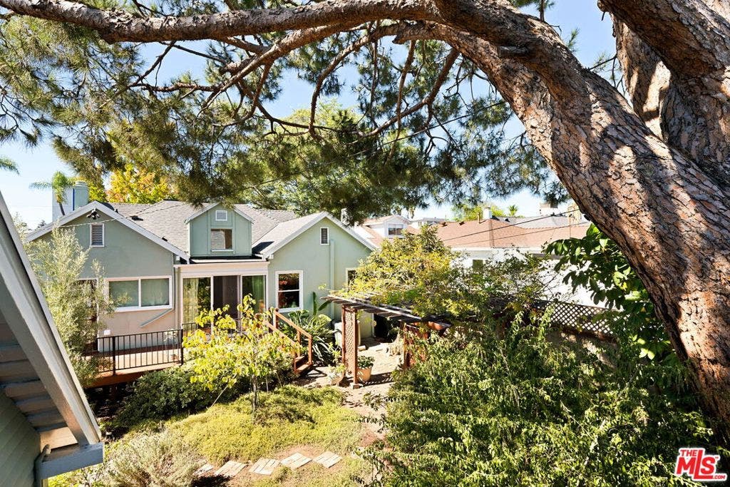336 N Beachwood Drive, Los Angeles, CA 90004 336 N Beachwood Drive, Los Angeles, CA 90004