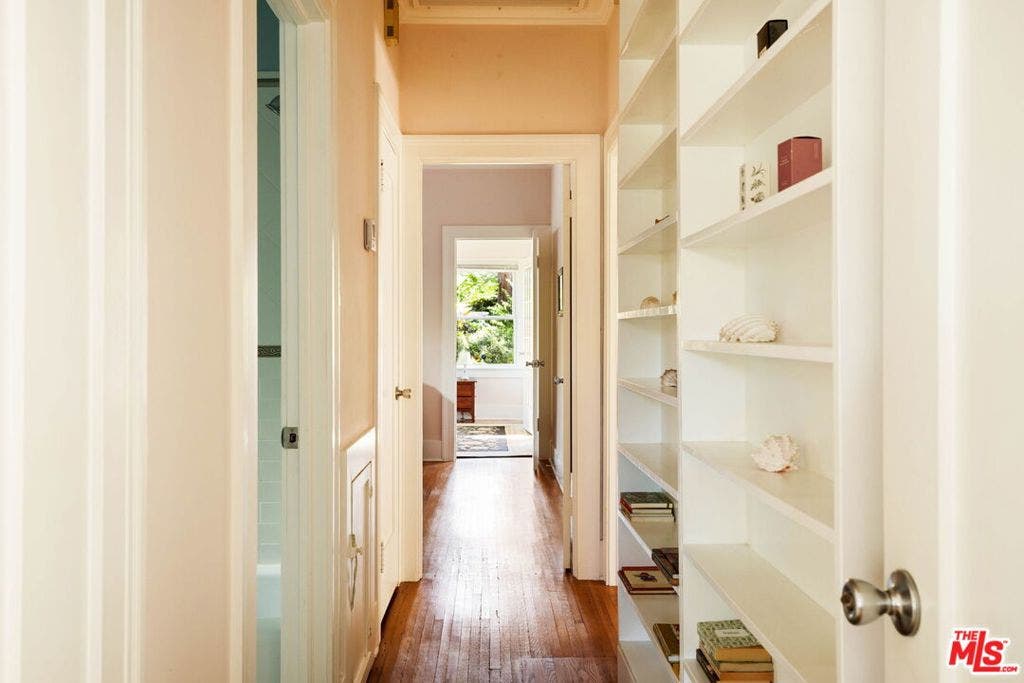 336 N Beachwood Drive, Los Angeles, CA 90004 336 N Beachwood Drive, Los Angeles, CA 90004