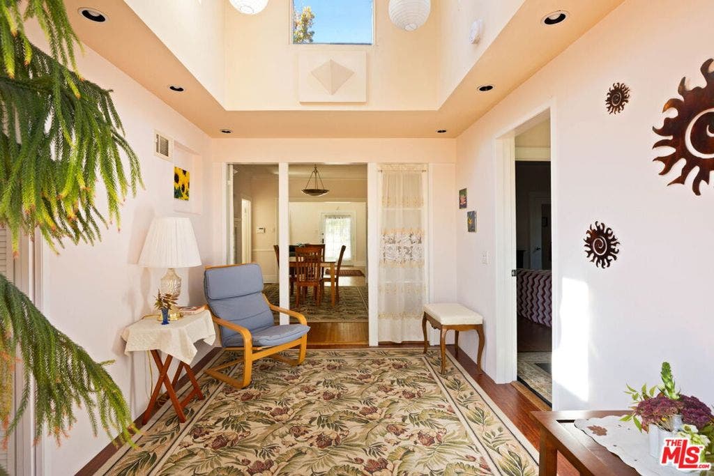 336 N Beachwood Drive, Los Angeles, CA 90004 336 N Beachwood Drive, Los Angeles, CA 90004