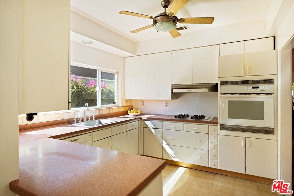 336 N Beachwood Drive, Los Angeles, CA 90004 336 N Beachwood Drive, Los Angeles, CA 90004