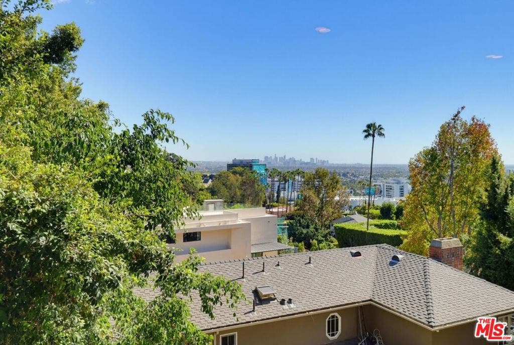 8718 St Ives Drive, West Hollywood, CA 90069