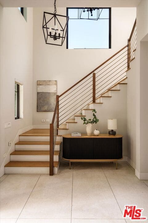 7806 Henefer Avenue, Los Angeles, CA 90045