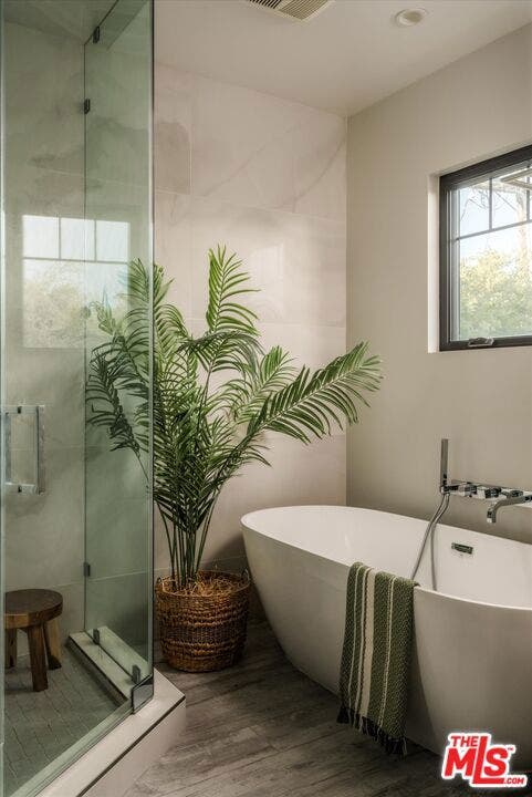 7806 Henefer Avenue, Los Angeles, CA 90045