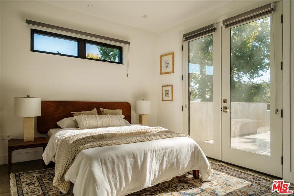 7806 Henefer Avenue, Los Angeles, CA 90045