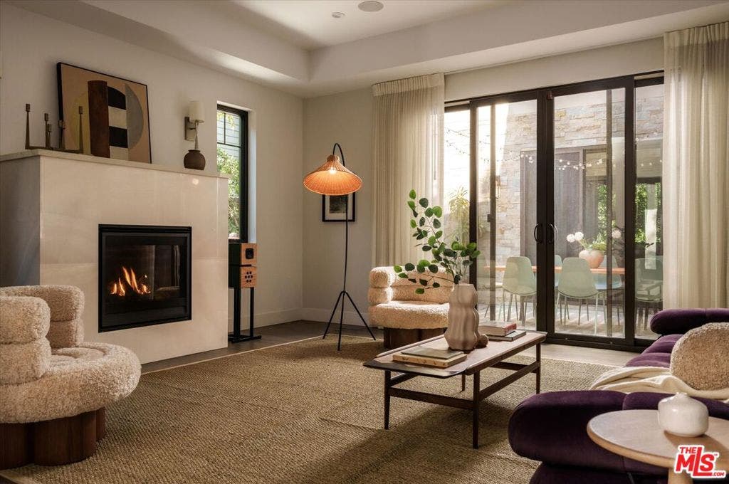 7806 Henefer Avenue, Los Angeles, CA 90045