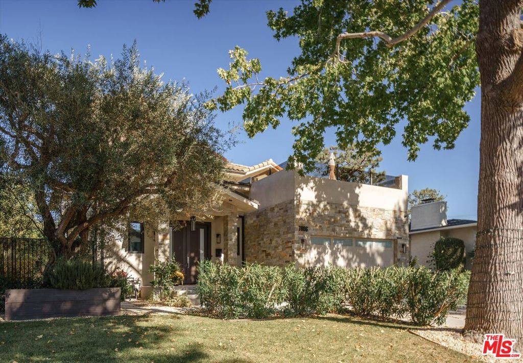 7806 Henefer Avenue, Los Angeles, CA 90045