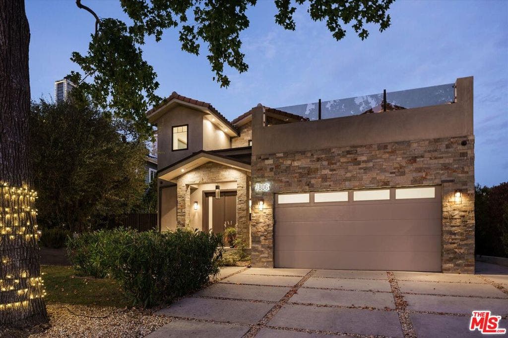 7806 Henefer Avenue, Los Angeles, CA 90045