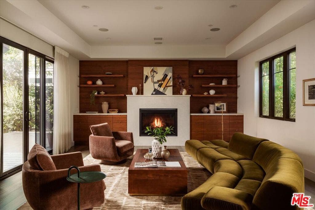7806 Henefer Avenue, Los Angeles, CA 90045