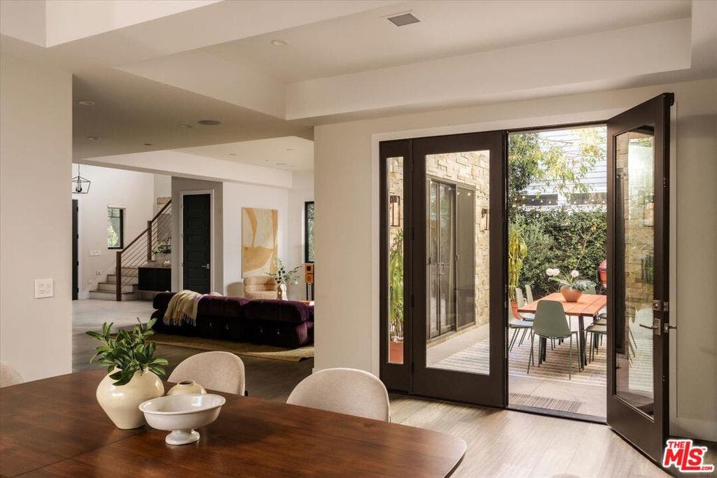 7806 Henefer Avenue, Los Angeles, CA 90045