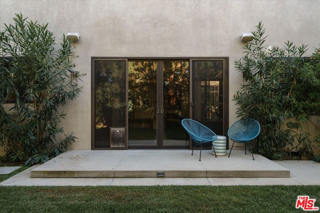 7806 Henefer Avenue, Los Angeles, CA 90045