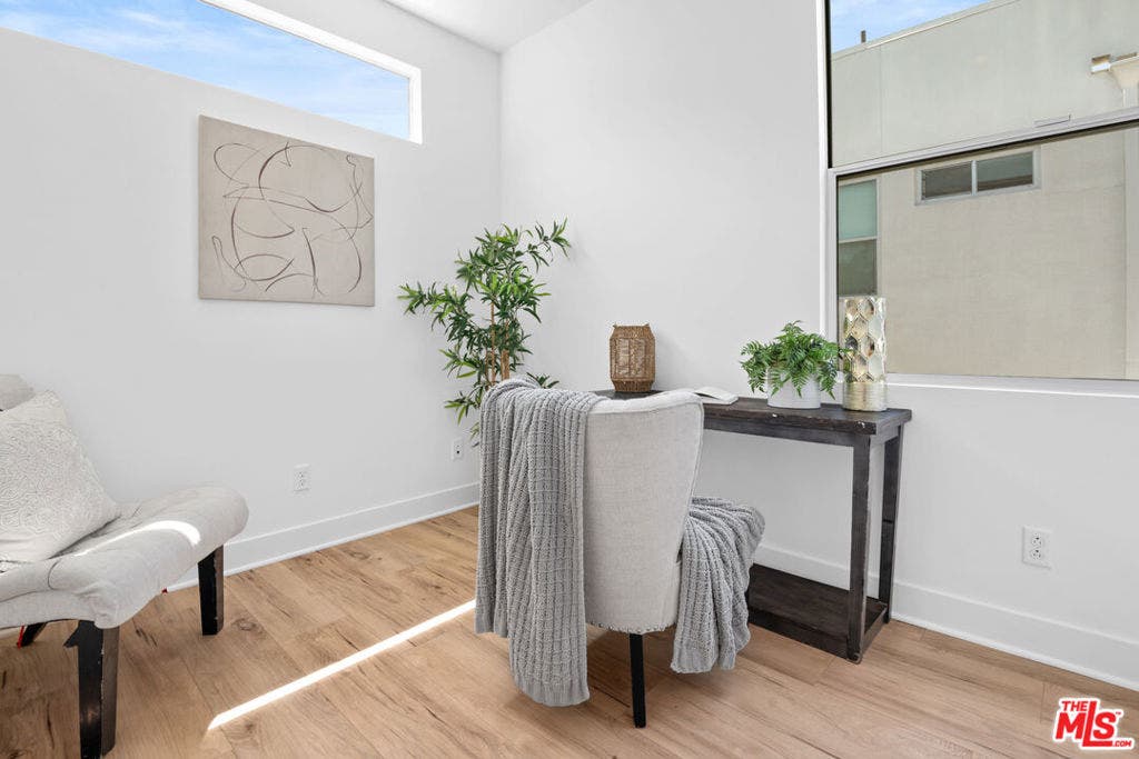 2213 Selig Drive, Los Angeles, CA 90026