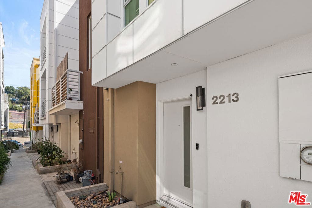 2213 Selig Drive, Los Angeles, CA 90026