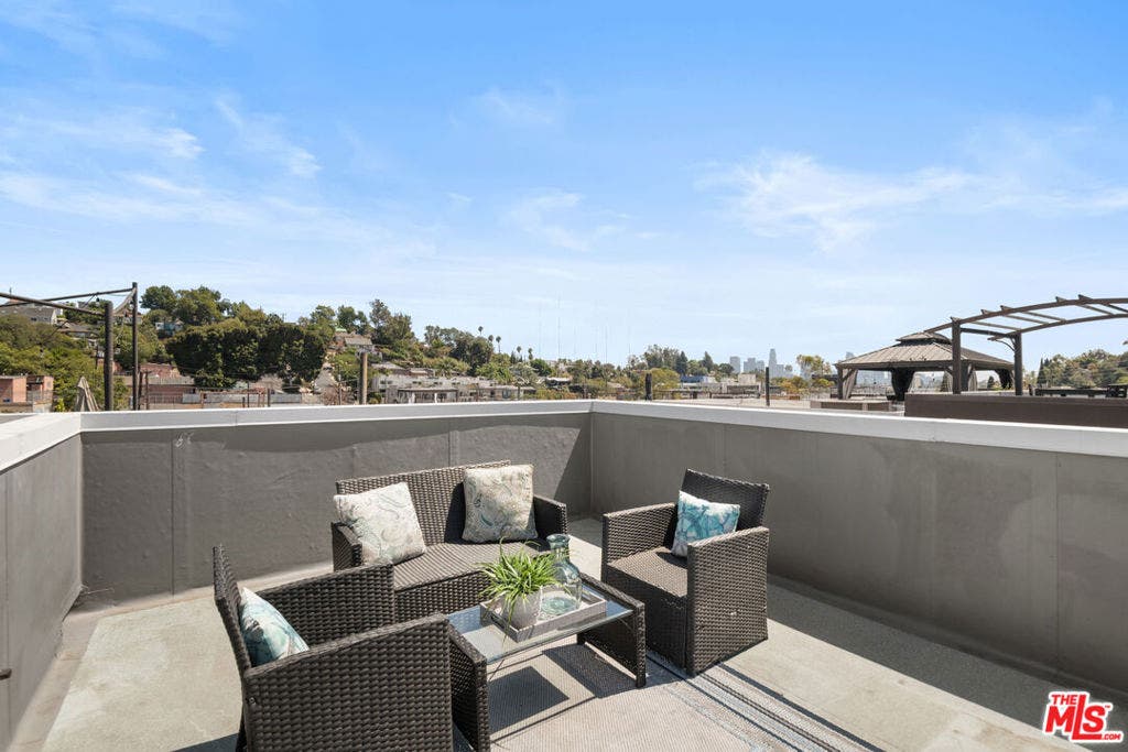 2213 Selig Drive, Los Angeles, CA 90026