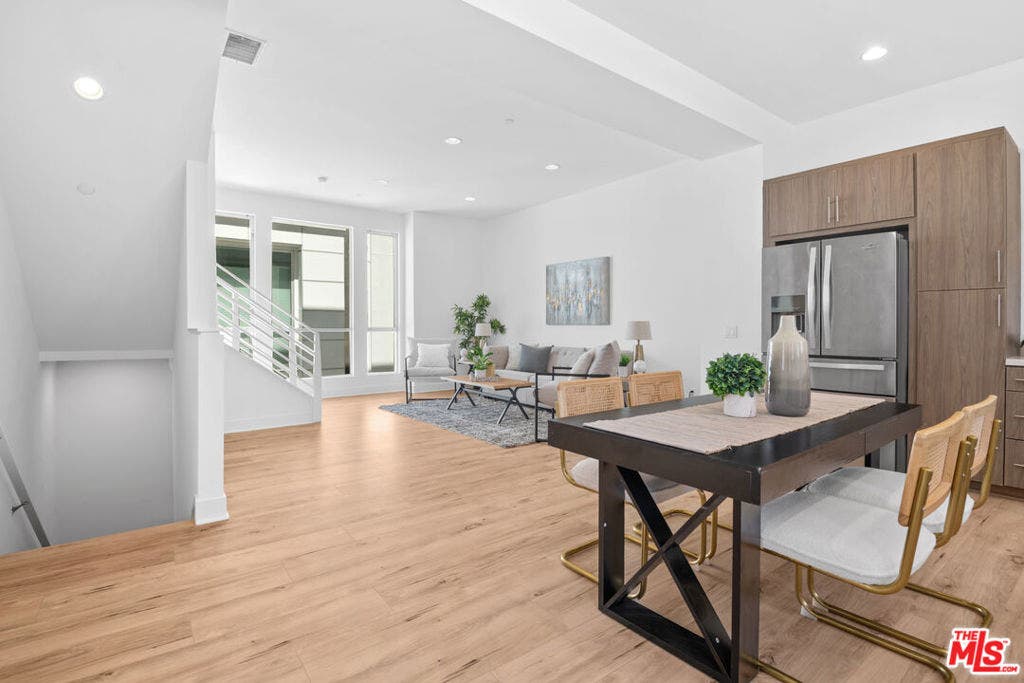 2213 Selig Drive, Los Angeles, CA 90026