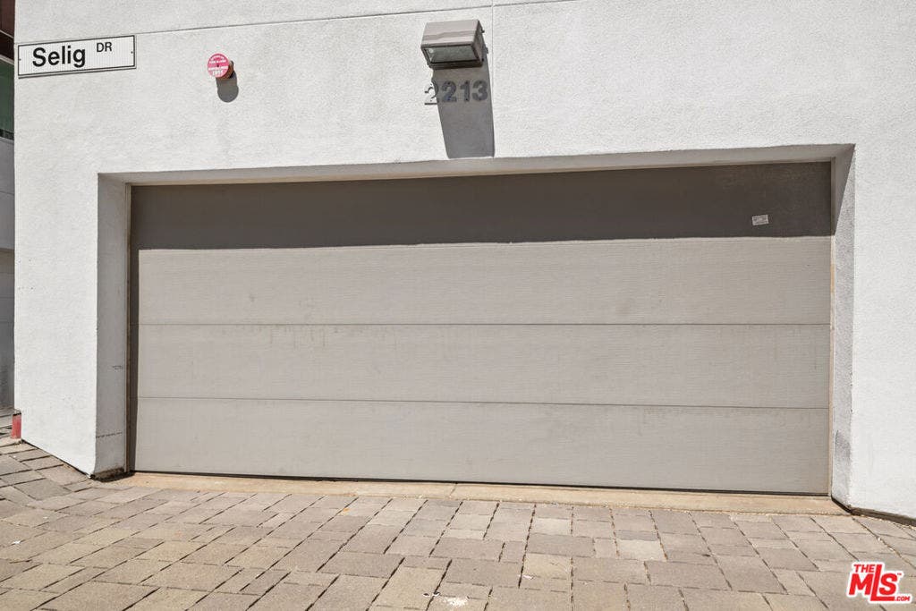 2213 Selig Drive, Los Angeles, CA 90026