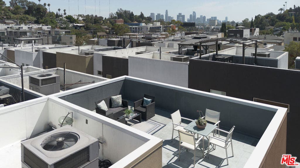 2213 Selig Drive, Los Angeles, CA 90026