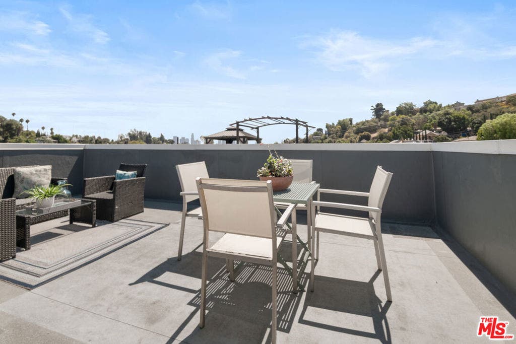 2213 Selig Drive, Los Angeles, CA 90026
