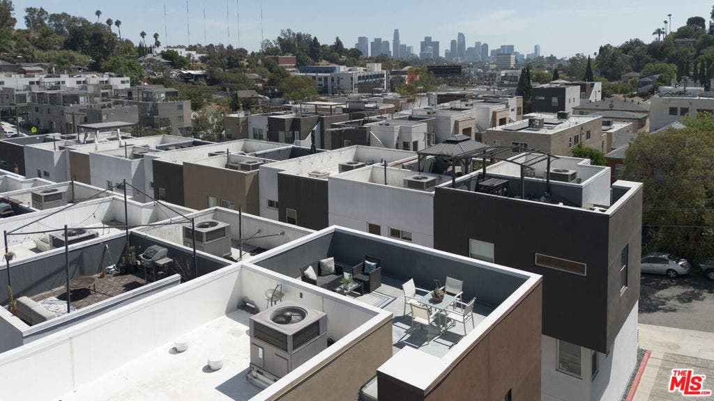 2213 Selig Drive, Los Angeles, CA 90026