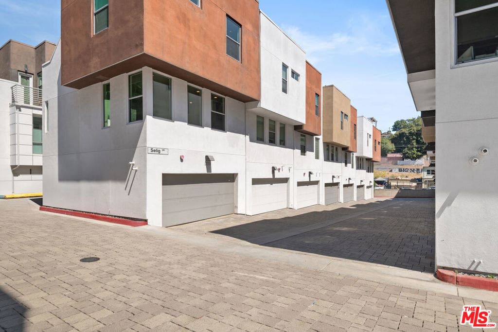 2213 Selig Drive, Los Angeles, CA 90026