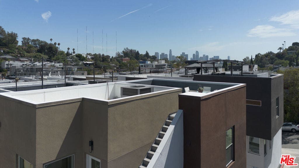 2213 Selig Drive, Los Angeles, CA 90026