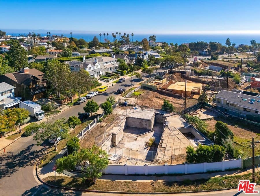 Property photo for 541 Almar Avenue, Pacific Palisades, CA