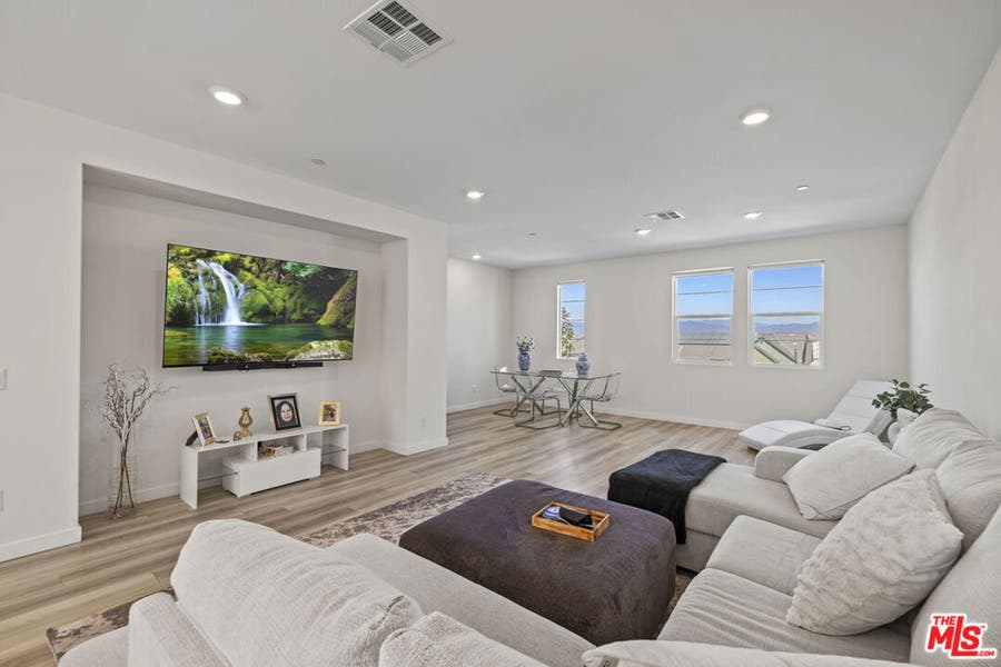 Property photo for 27109 Valley Oak Place, Valencia, CA