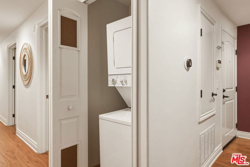 2486 S Centinela Avenue, #303, Los Angeles, CA 90064 2486 S Centinela Avenue, #303, Los Angeles, CA 90064
