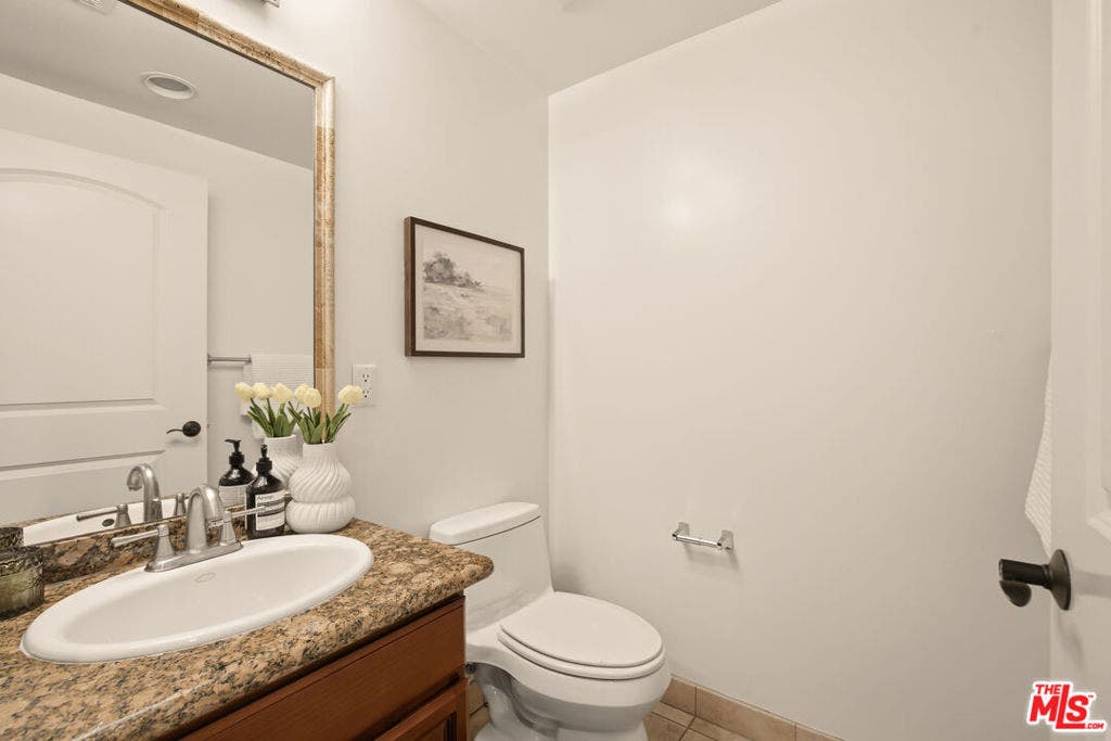 2486 S Centinela Avenue, #303, Los Angeles, CA 90064 2486 S Centinela Avenue, #303, Los Angeles, CA 90064