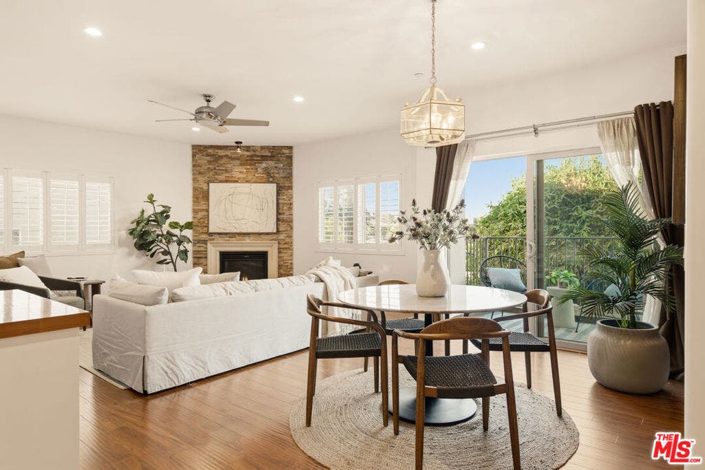 2486 S Centinela Avenue, #303, Los Angeles, CA 90064 2486 S Centinela Avenue, #303, Los Angeles, CA 90064