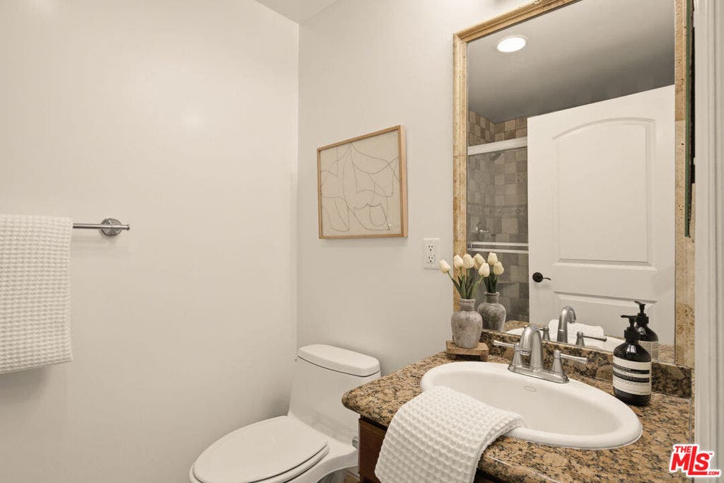 2486 S Centinela Avenue, #303, Los Angeles, CA 90064 2486 S Centinela Avenue, #303, Los Angeles, CA 90064