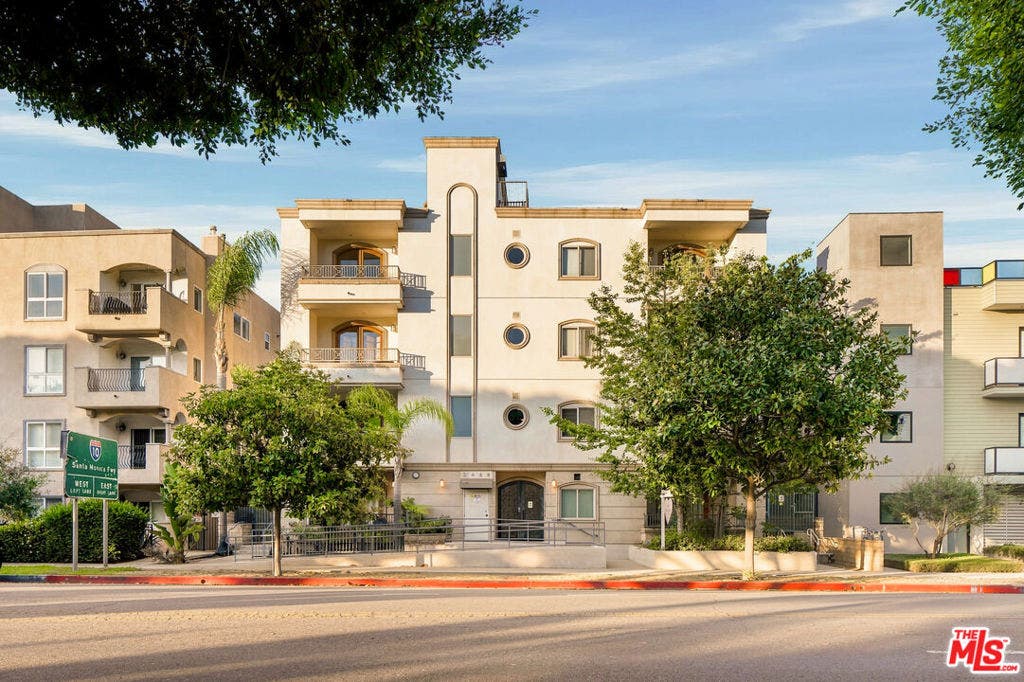 2486 S Centinela Avenue, #303, Los Angeles, CA 90064 2486 S Centinela Avenue, #303, Los Angeles, CA 90064