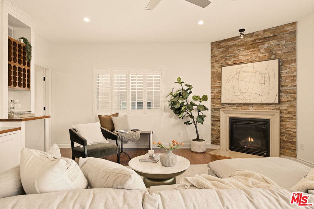 2486 S Centinela Avenue, #303, Los Angeles, CA 90064 2486 S Centinela Avenue, #303, Los Angeles, CA 90064