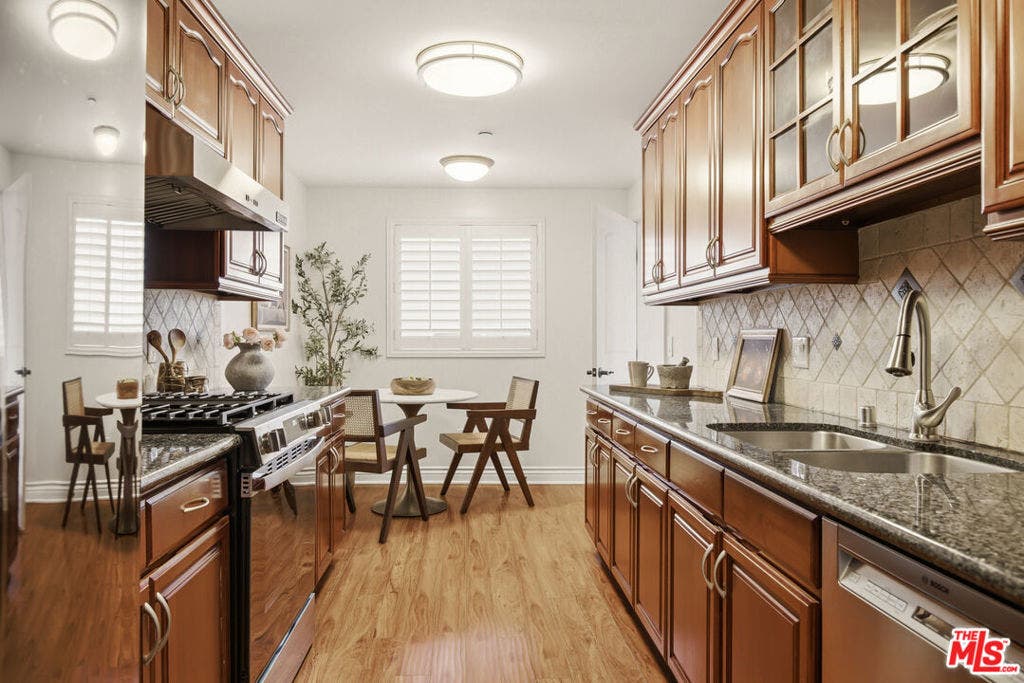 2486 S Centinela Avenue, #303, Los Angeles, CA 90064 2486 S Centinela Avenue, #303, Los Angeles, CA 90064