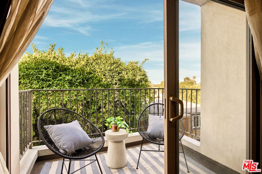 2486 S Centinela Avenue, #303, Los Angeles, CA 90064 2486 S Centinela Avenue, #303, Los Angeles, CA 90064