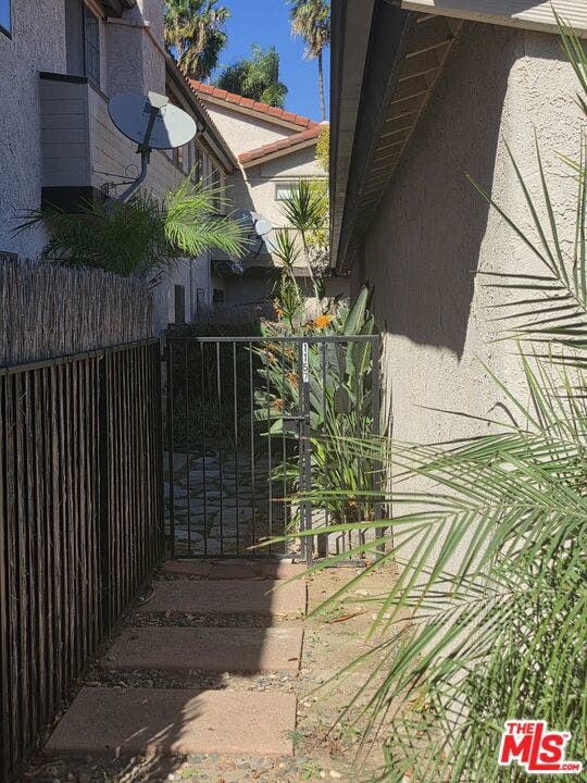1157 Via Montoya, Camarillo, CA 93010 1157 Via Montoya, Camarillo, CA 93010