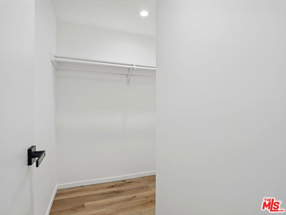 660 N Mariposa Avenue, Los Angeles, CA 90004 660 N Mariposa Avenue, Los Angeles, CA 90004