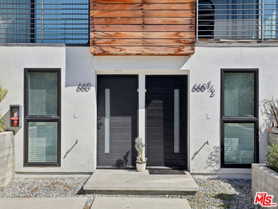 660 N Mariposa Avenue, Los Angeles, CA 90004 660 N Mariposa Avenue, Los Angeles, CA 90004