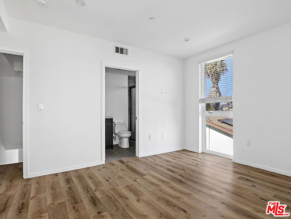 660 N Mariposa Avenue, Los Angeles, CA 90004 660 N Mariposa Avenue, Los Angeles, CA 90004
