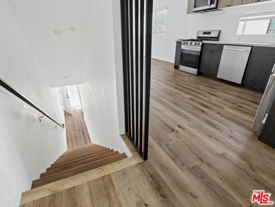 660 N Mariposa Avenue, Los Angeles, CA 90004 660 N Mariposa Avenue, Los Angeles, CA 90004