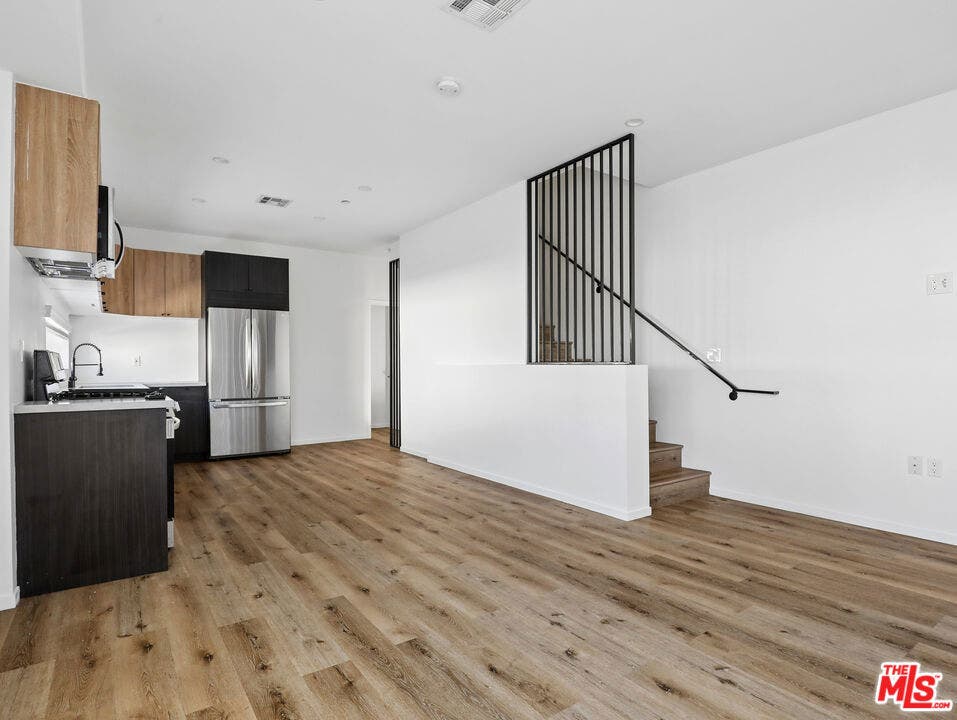 660 N Mariposa Avenue, Los Angeles, CA 90004 660 N Mariposa Avenue, Los Angeles, CA 90004