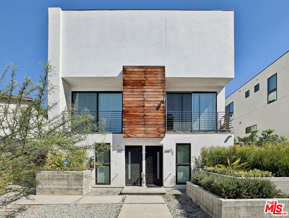 660 N Mariposa Avenue, Los Angeles, CA 90004 660 N Mariposa Avenue, Los Angeles, CA 90004