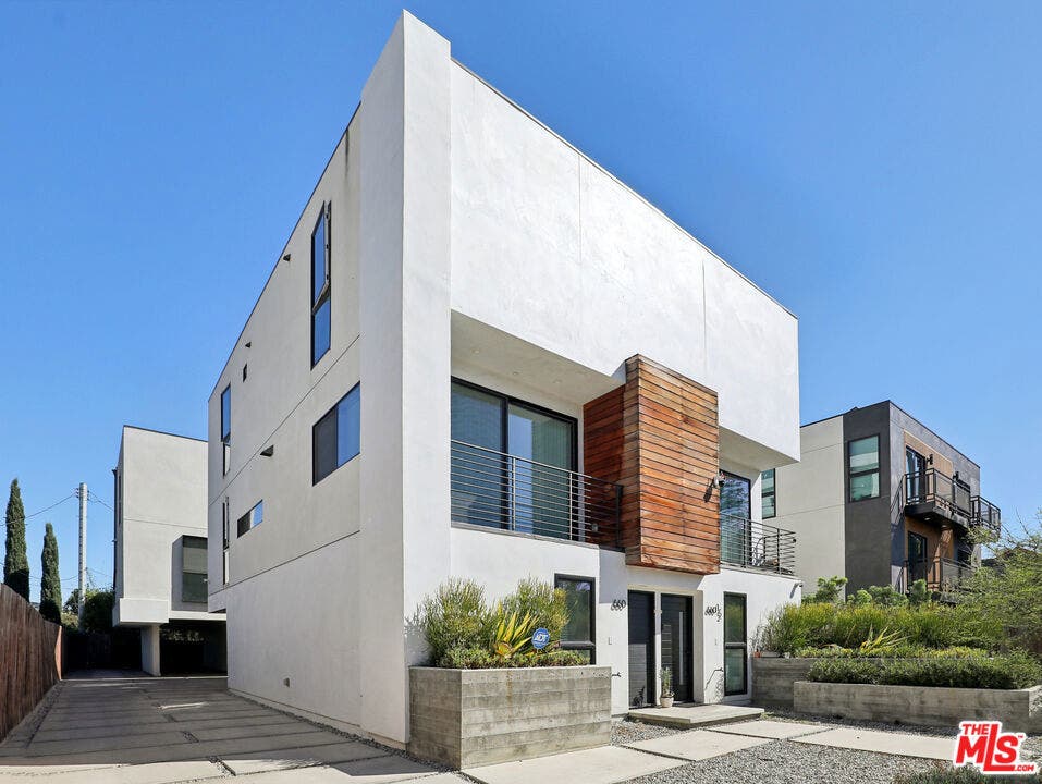 660 N Mariposa Avenue, Los Angeles, CA 90004 660 N Mariposa Avenue, Los Angeles, CA 90004