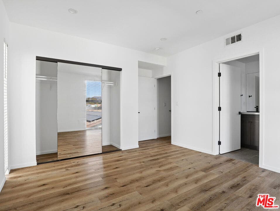 660 N Mariposa Avenue, Los Angeles, CA 90004 660 N Mariposa Avenue, Los Angeles, CA 90004